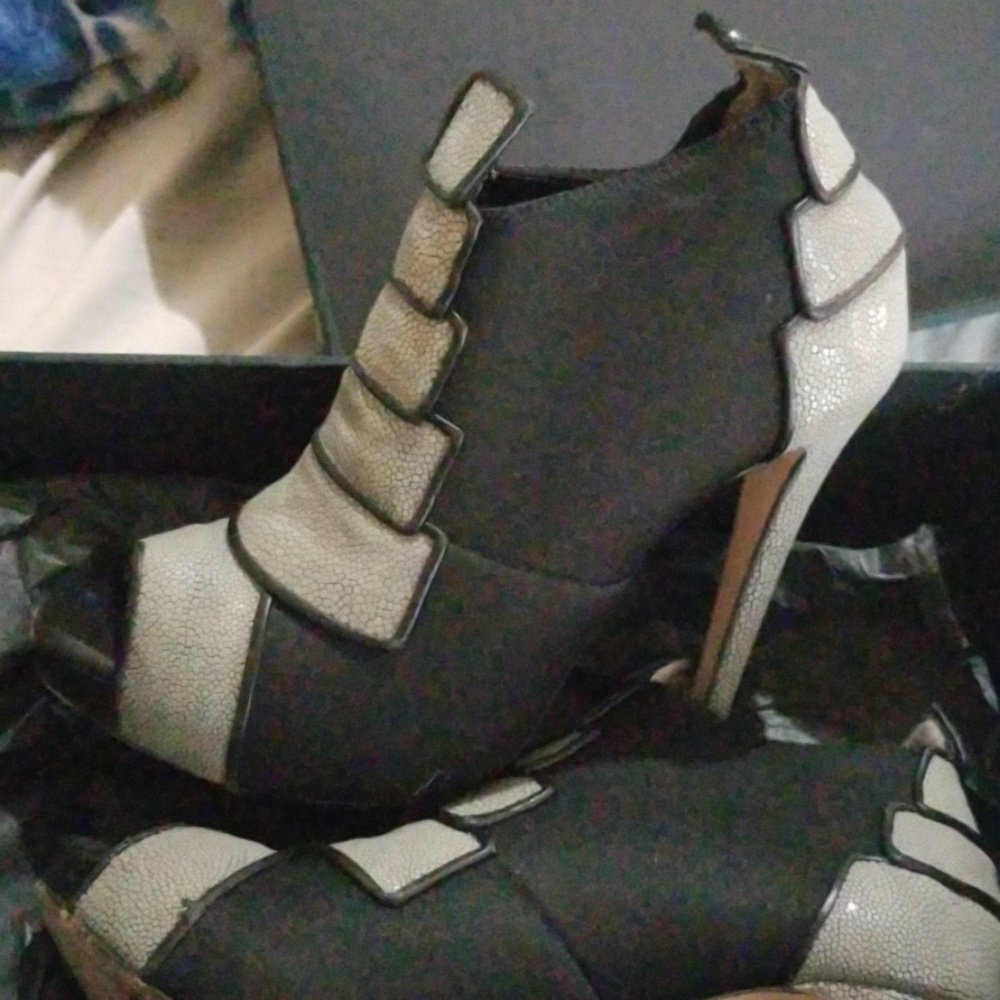 Sting Ray bootie - Picture 3 of 7